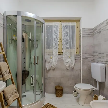 Apartament Mara By Interhome Carriola